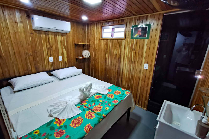 Doppelbett Kajüte auf der Chalana